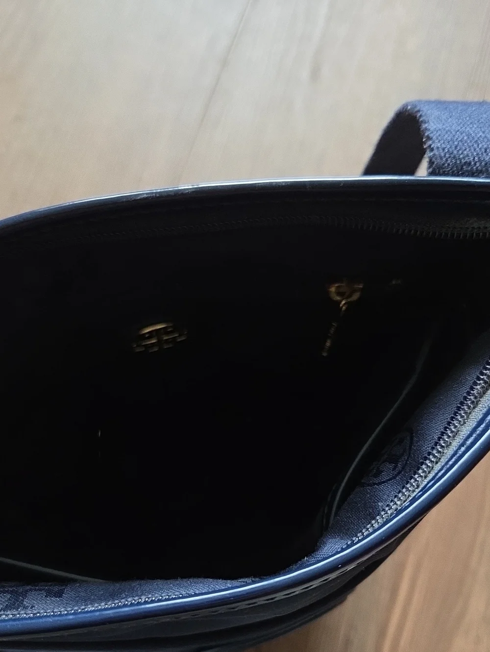 Tory Burch Navy Logo Crossbody Messenger